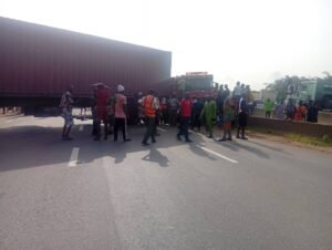 Read more about the article Accident/Traffic Alert along Lagos Ibadan Expressway