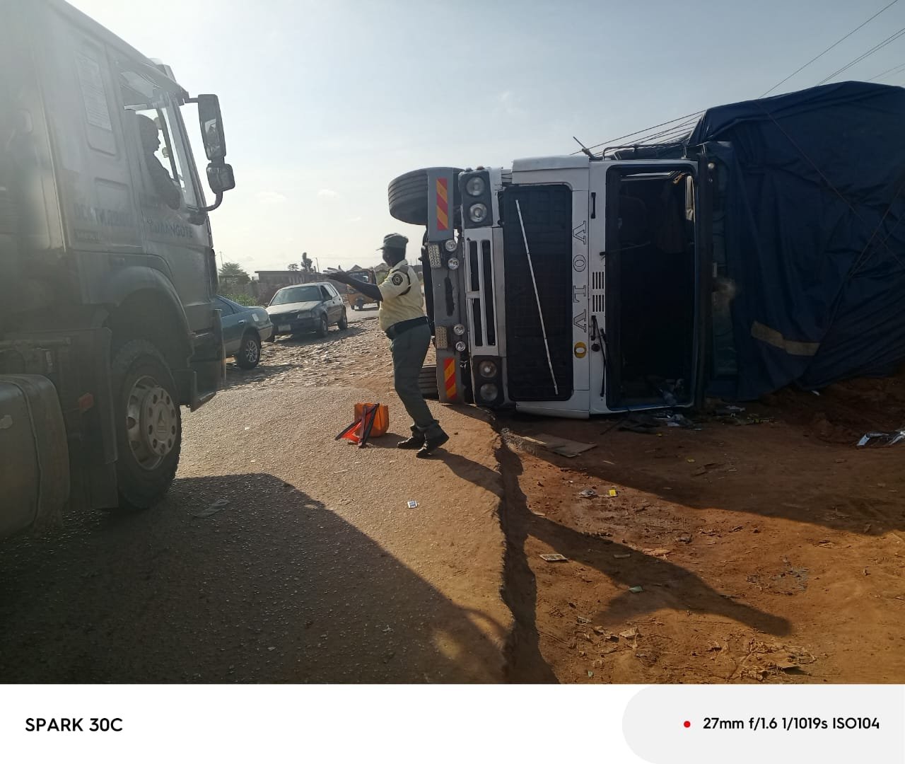 Read more about the article TRAFFIC ALERT ALONG AJIBAWO, OWODE IDIROKO ROAD